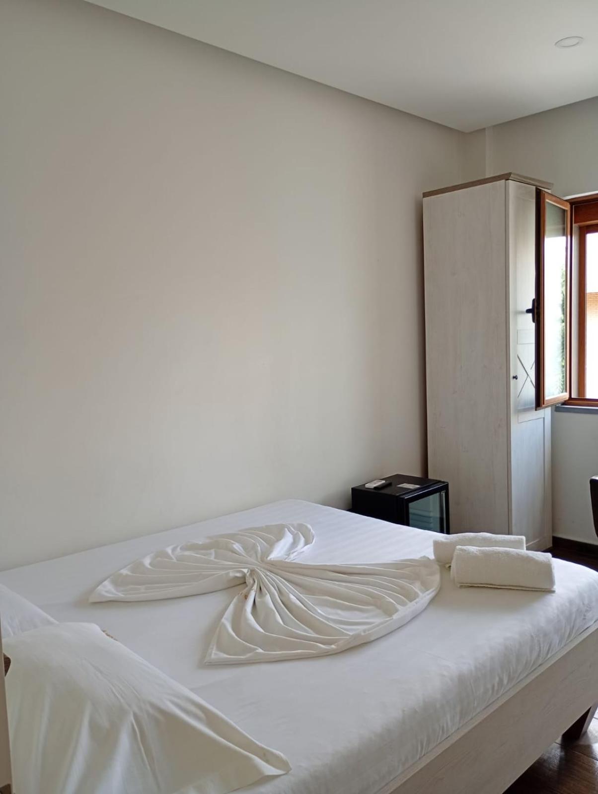 Hotel Boutique Artist Tirana Exterior foto