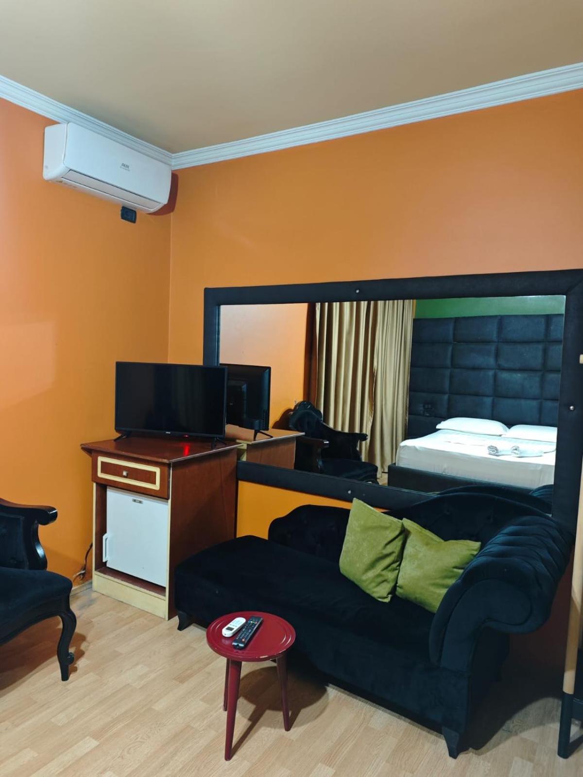 Hotel Boutique Artist Tirana Exterior foto